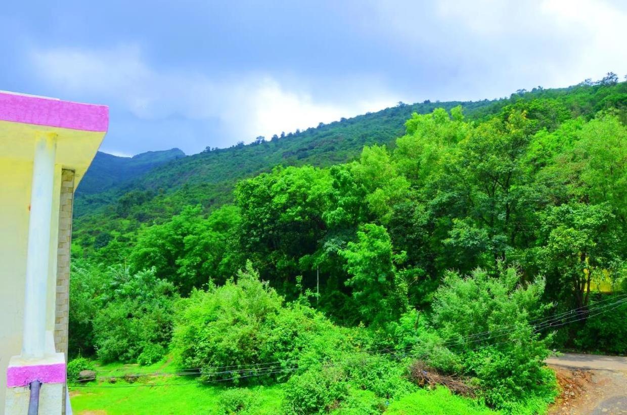 A2Zroomz Aarya Villa 4 Bhk Lonavala Eksteriør bilde